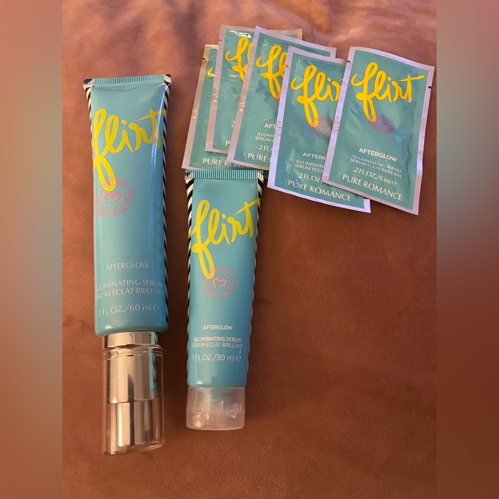Illuminating Serum Flirt Afterglow Bundle (2oz tube, 1oz tube, 5 sample packs)